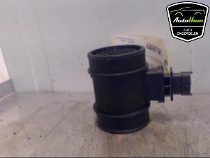 Gebruikte Luchthoeveelheidsmeter Opel Astra H (L48) 1.3 CDTI 16V Ecotec Prijs € 20,00 Margeregeling aangeboden door AutoHam