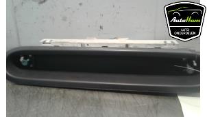 Gebruikte Display Interieur Renault Twingo (C06) 1.2 SPi Phase I Prijs € 15,00 Margeregeling aangeboden door AutoHam