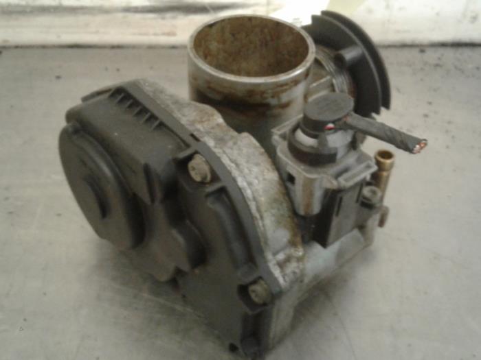Gebruikte Gasklephuis Volkswagen Polo III (6N1) 1.4i 60 Prijs € 35,00 Margeregeling aangeboden door AutoHam
