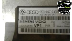 Gebruikte Relais Volkswagen Caddy III (2KA,2KH,2CA,2CH) 1.9 TDI Prijs € 25,00 Margeregeling aangeboden door AutoHam