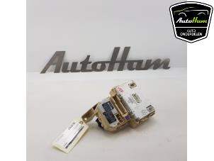 Gebruikte Zekeringkast Opel Agila (B) 1.2 16V Prijs € 60,00 Margeregeling aangeboden door AutoHam