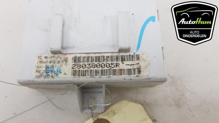 Computer Kachel van een Renault Laguna III Estate (KT) 1.5 dCi 110 2008