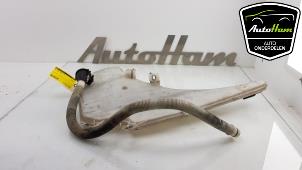 Gebruikte Ruitensproeiertank voor BMW 3 serie (E90) 318i 16V Prijs € 15,00 Margeregeling aangeboden door AutoHam