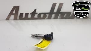 Gebruikte Pen Bobine Volkswagen Touran (1T1/T2) 1.6 FSI 16V Prijs € 10,00 Margeregeling aangeboden door AutoHam