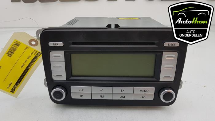 Radio van een Volkswagen Golf Plus (5M1/1KP) 1.9 TDI 105 2006