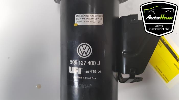 Brandstoffilterhuis van een Volkswagen Tiguan Allspace (BW2) 2.0 TDI 16V BlueMotion Techn.SCR 4Motion 2018