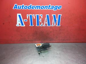 Gebruikte Deurslot Mechaniek 2Deurs rechts Citroen Saxo 1.4i VTR,VTS Prijs € 14,99 Margeregeling aangeboden door A-Team Automotive