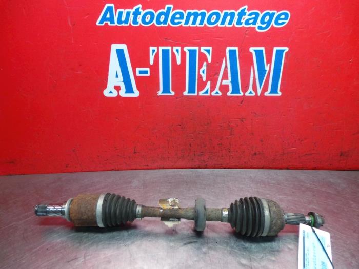 Gebruikte Steekas links-voor Renault Twingo II (CN) 1.5 dCi 90 FAP Prijs € 39,99 Margeregeling aangeboden door A-Team Automotive