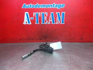 Gebruikte Bobine Mercedes E (W211) 5.0 E-500 V8 24V Prijs € 19,99 Margeregeling aangeboden door A-Team Automotive