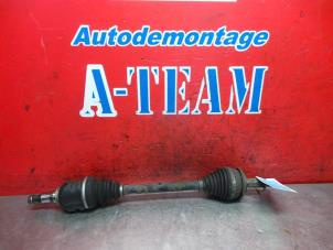 Gebruikte Aandrijfas links-voor Toyota Auris (E15) 1.4 D-4D-F 16V Prijs € 49,99 Margeregeling aangeboden door A-Team Automotive Rotterdam