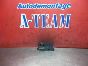 Gebruikte Deur module Mercedes C Combi (S203) 2.2 C-200 CDI 16V Prijs € 29,99 Margeregeling aangeboden door A-Team Automotive