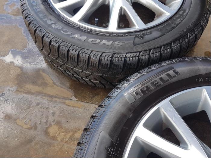 Velgen set + winterbanden Lichtmetaal PIRELLI