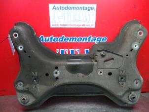 Gebruikte Subframe Renault Trafic New (FL) 2.0 dCi 16V 90 Prijs € 69,99 Margeregeling aangeboden door A-Team Automotive