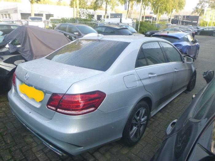 Torsieveer achter van een Mercedes-Benz E (W212) E-220 CDI 16V BlueEfficiency,BlueTEC 2016