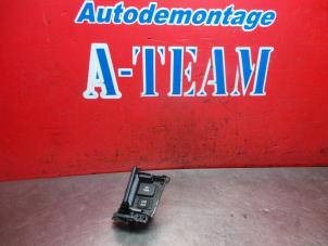 Gebruikte USB module Lexus CT 200h 1.8 16V Prijs € 34,99 Margeregeling aangeboden door A-Team Automotive