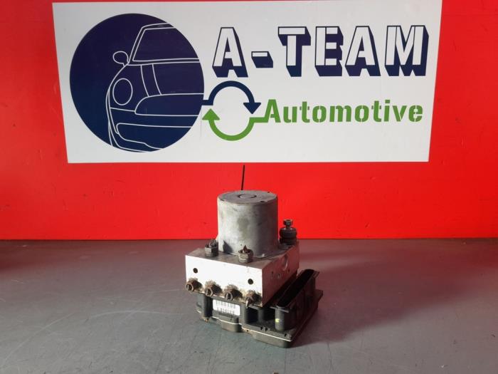 Gebruikte ABS Pomp Toyota Corolla Verso (R10/11) 2.2 D-4D 16V Prijs € 34,99 Margeregeling aangeboden door A-Team Automotive
