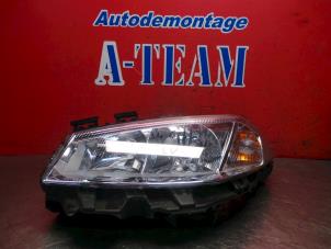 Gebruikte Koplamp links Renault Megane II (BM/CM) 1.9 dCi 120 Prijs € 49,99 Margeregeling aangeboden door A-Team Automotive