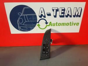 Gebruikte Elektrisch Raam Schakelaar BMW 5 serie (E60) 530d 24V Prijs € 14,99 Margeregeling aangeboden door A-Team Automotive