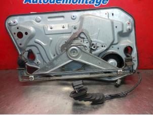Gebruikte Ruitmechaniek 4Deurs rechts-voor Volvo V50 (MW) Prijs € 34,99 Margeregeling aangeboden door A-Team Automotive