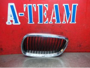 Gebruikte Grille BMW 3 serie (E90) 320i 16V Prijs € 14,99 Margeregeling aangeboden door A-Team Automotive