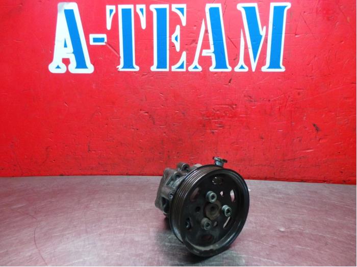 Gebruikte Pomp Servo Volkswagen Golf IV (1J1) 2.0 Prijs € 14,99 Margeregeling aangeboden door A-Team Automotive