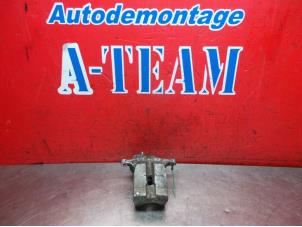 Gebruikte Remklauw (Tang) links-achter Toyota Prius Plus (ZVW4) 1.8 Hybrid 16V Prijs € 29,99 Margeregeling aangeboden door A-Team Automotive