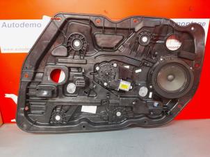 Gebruikte Raammechaniek 4Deurs rechts-voor Kia Cee'd (JDB5) 1.6 GDI 16V Prijs € 49,99 Margeregeling aangeboden door A-Team Automotive Rotterdam