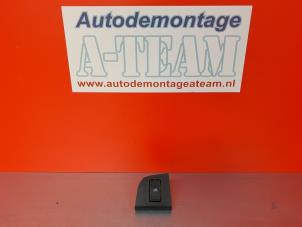 Gebruikte Raam schakelaar elektrisch Skoda Octavia Combi (5EAC) 1.2 TSI 16V Prijs € 9,99 Margeregeling aangeboden door A-Team Automotive Rotterdam