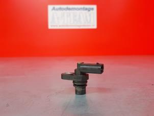 Gebruikte Nokkenas Sensor Mercedes C (C204) 1.6 C-180 16V BlueEfficiency Prijs € 19,99 Margeregeling aangeboden door A-Team Automotive