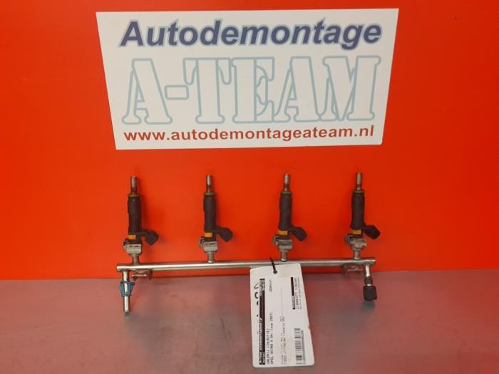 Gebruikte Injector brug Opel Astra H SW (L35) 1.8 16V Prijs € 19,99 Margeregeling aangeboden door A-Team Automotive