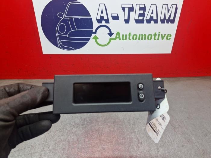 Display Interieur van een Ford Fiesta 6 (JA8) 1.5 TDCi 2012