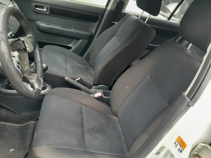 Suzuki Swift Stoelen links voorraad | Onderdelenlijn.nl