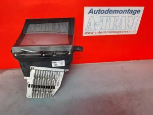 Gebruikte Head-up display BMW 5 serie (F10) 530d 24V Prijs € 200,00 Margeregeling aangeboden door A-Team Automotive