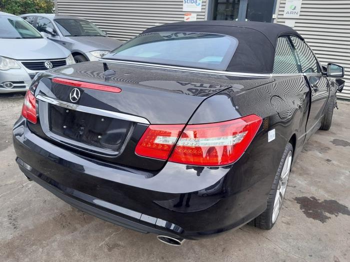 Gebruikte Steekas rechts-achter Mercedes E (R207) E-350 CGI V6 24V BlueEfficiency Prijs € 49,99 Margeregeling aangeboden door A-Team Automotive