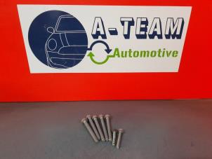Gebruikte Bouten set Audi RS 6 Avant (C8) 4.0 V8 TFSI Mild Hybrid 32V Prijs op aanvraag aangeboden door A-Team Automotive