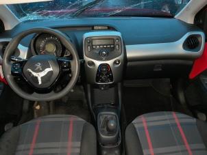 Gebruikte Radio CD Speler Peugeot 108 1.0 12V Prijs € 99,99 Margeregeling aangeboden door A-Team Automotive Rotterdam