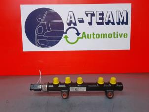 Gebruikte Injector brug Citroen DS3 (SA) 1.4 HDi Prijs € 19,99 Margeregeling aangeboden door A-Team Automotive Rotterdam