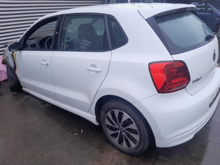 Zonneklep van een VW Polo V (6R) 1.4 TDI DPF BlueMotion technology 2015