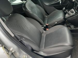 Gebruikte Stoel rechts Lancia Ypsilon (312) 0.9 TwinAir 85 Prijs € 399,99 Margeregeling aangeboden door A-Team Automotive