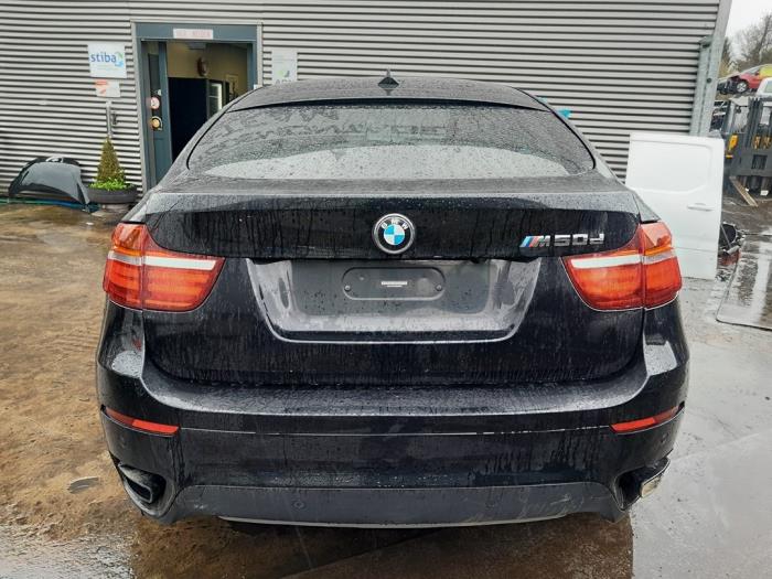 Aandrijfas links-achter van een BMW X6 (E71/72) M50d 3.0 24V 2012