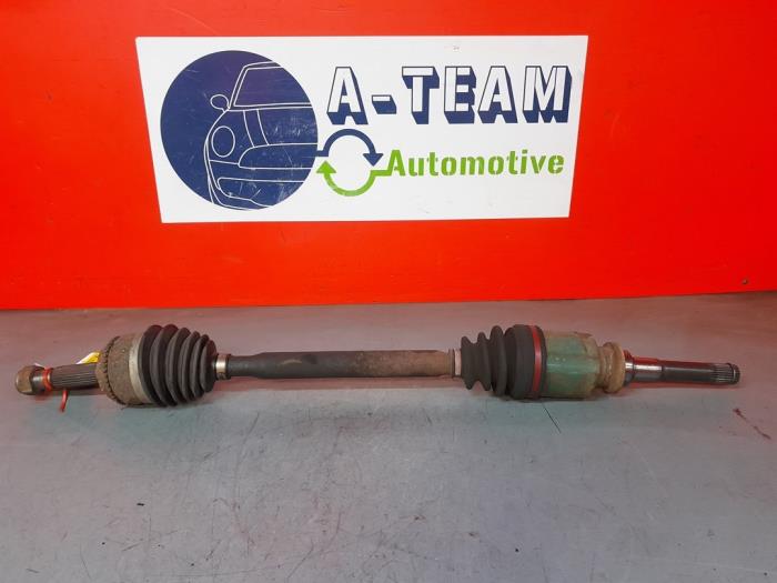 Gebruikte Steekas rechts-voor Mitsubishi Outlander (CU) 2.0 16V 4x4 Prijs € 49,99 Margeregeling aangeboden door A-Team Automotive