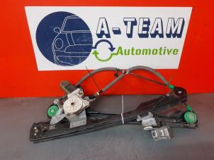 Gebruikte Raammechaniek 4Deurs links-voor Ford Focus 1 Wagon 1.6 16V Prijs € 49,99 Margeregeling aangeboden door A-Team Automotive