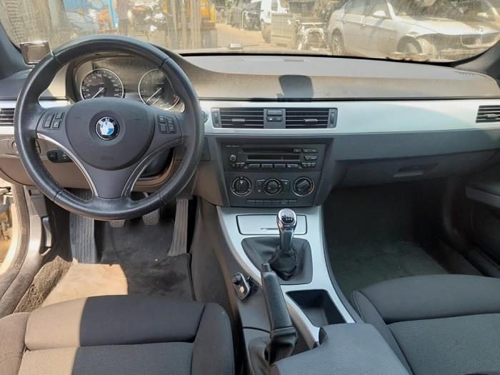 Veiligheidsgordel links-voor van een BMW 3 serie (E92) 320i 16V 2008