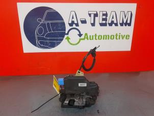 Gebruikte Deurslot Mechaniek 4Deurs links-voor Seat Ibiza III (6L1) 1.4 16V 75 Prijs € 29,99 Margeregeling aangeboden door A-Team Automotive