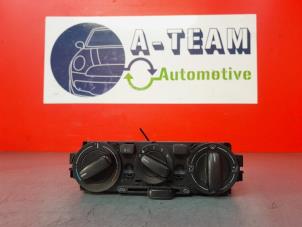 Gebruikte Chaufage Bedieningspaneel Volkswagen Up! (121) 1.0 12V 60 Prijs € 19,99 Margeregeling aangeboden door A-Team Automotive