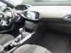 Peugeot 308 SW (L4/L9/LC/LJ/LR) 1.2 12V e-THP PureTech 130 Dashboardkastje