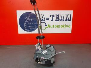 Gebruikte Portierslot Mechaniek 4Deurs links-achter Kia Niro I (DE) 64 kWh Prijs € 49,99 Margeregeling aangeboden door A-Team Automotive Rotterdam