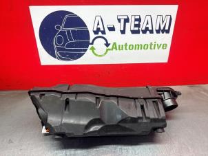 Gebruikte Luchtfilterhuis Peugeot 207 SW (WE/WU) 1.4 16V Vti Prijs € 19,99 Margeregeling aangeboden door A-Team Automotive
