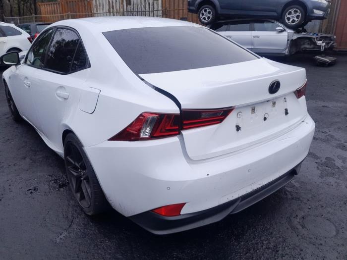 Gebruikte Aandrijfas links-achter Lexus IS (E3) 300h 2.5 16V Prijs op aanvraag aangeboden door A-Team Automotive