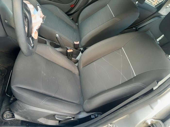 Interieur Bekledingsset van een Ford Fiesta 6 (JA8) 1.0 Ti-VCT 12V 65 2015